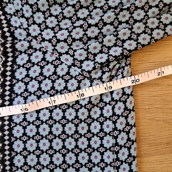 J. Jill Blue Paisley Patterned Multicolor Tunic Top Size M - Picture 5 of 7